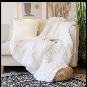 King soft faux fur throw blanket